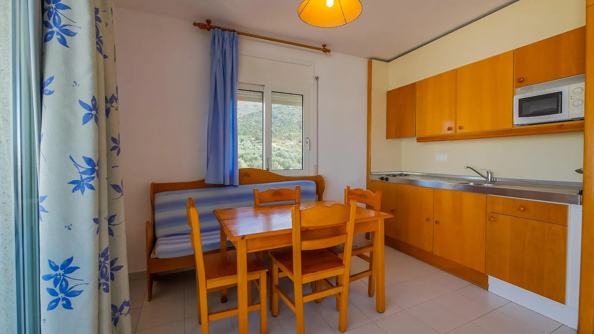 Agi Rescator Apartments Roses Spanyolország