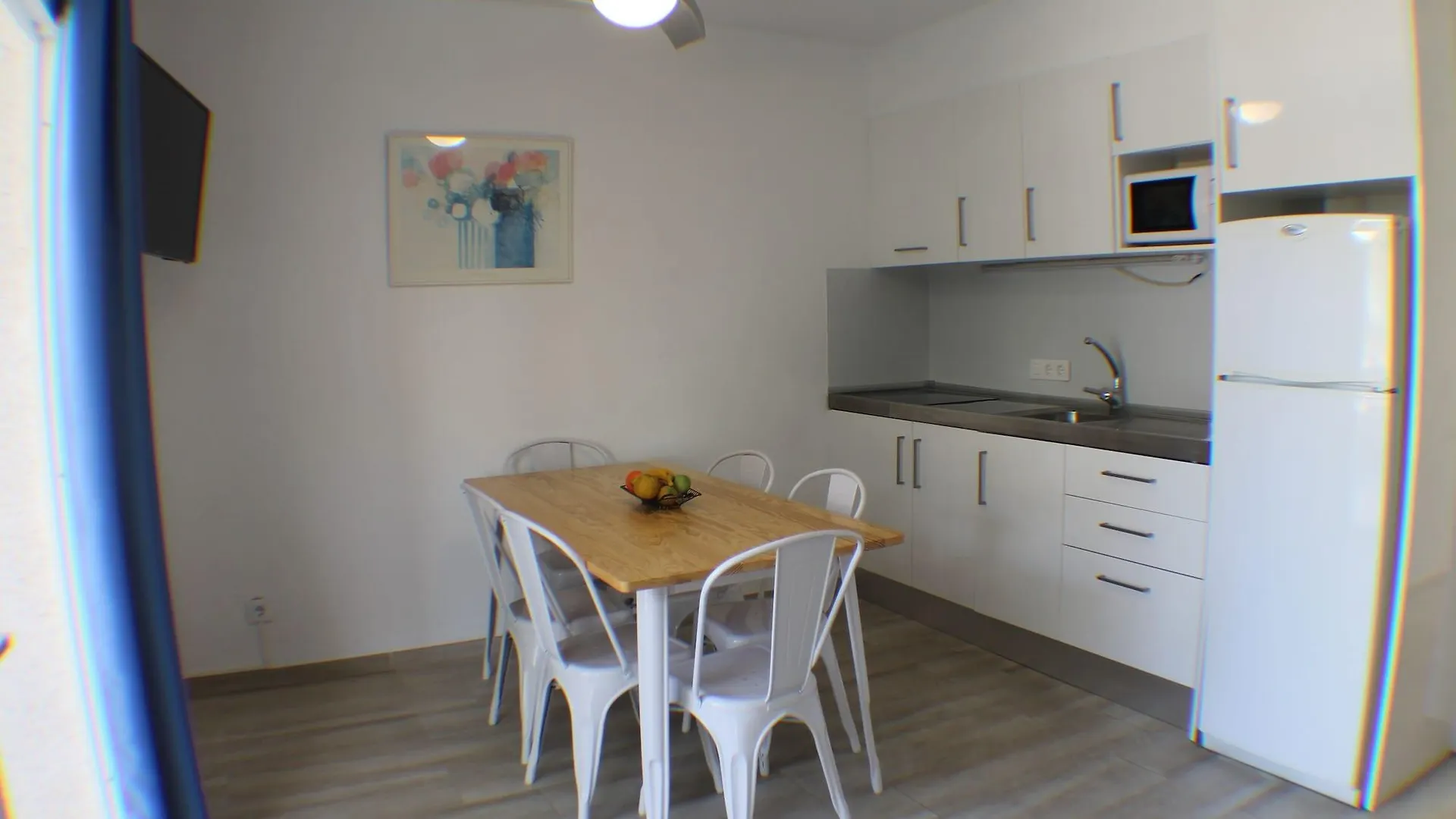Agi Rescator Apartments Roses 0*,