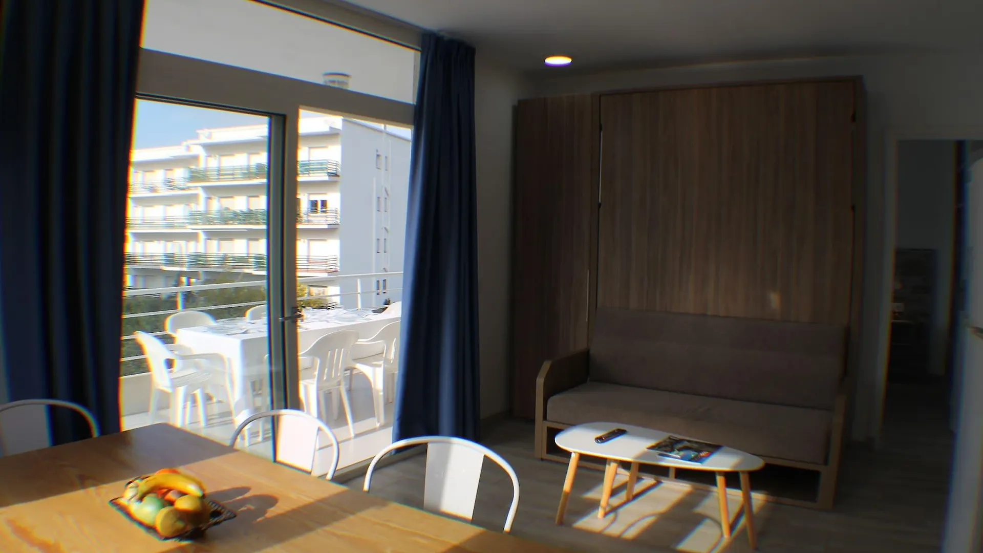 Agi Rescator Apartments Roses