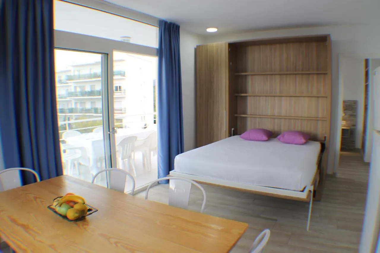 Agi Rescator Apartments Roses Spanyolország